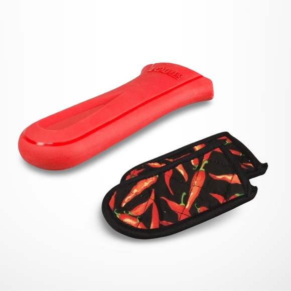 Lodge Other - LODGE Red Silicone Deluxe Hot Handle Holder, and 2 Pepper Fabric, 3 total